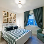 Lakeview Panorama Penthouse With Washer & Dryer